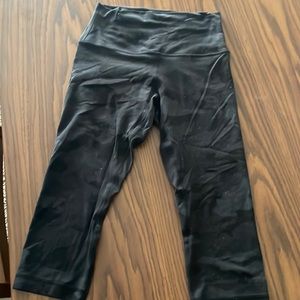 Lululemon Align 17” Crop - Black camo